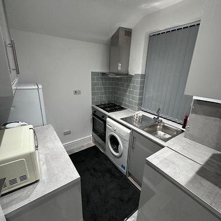 Modern Two-Bedroom Apartment مانشستر المظهر الخارجي الصورة