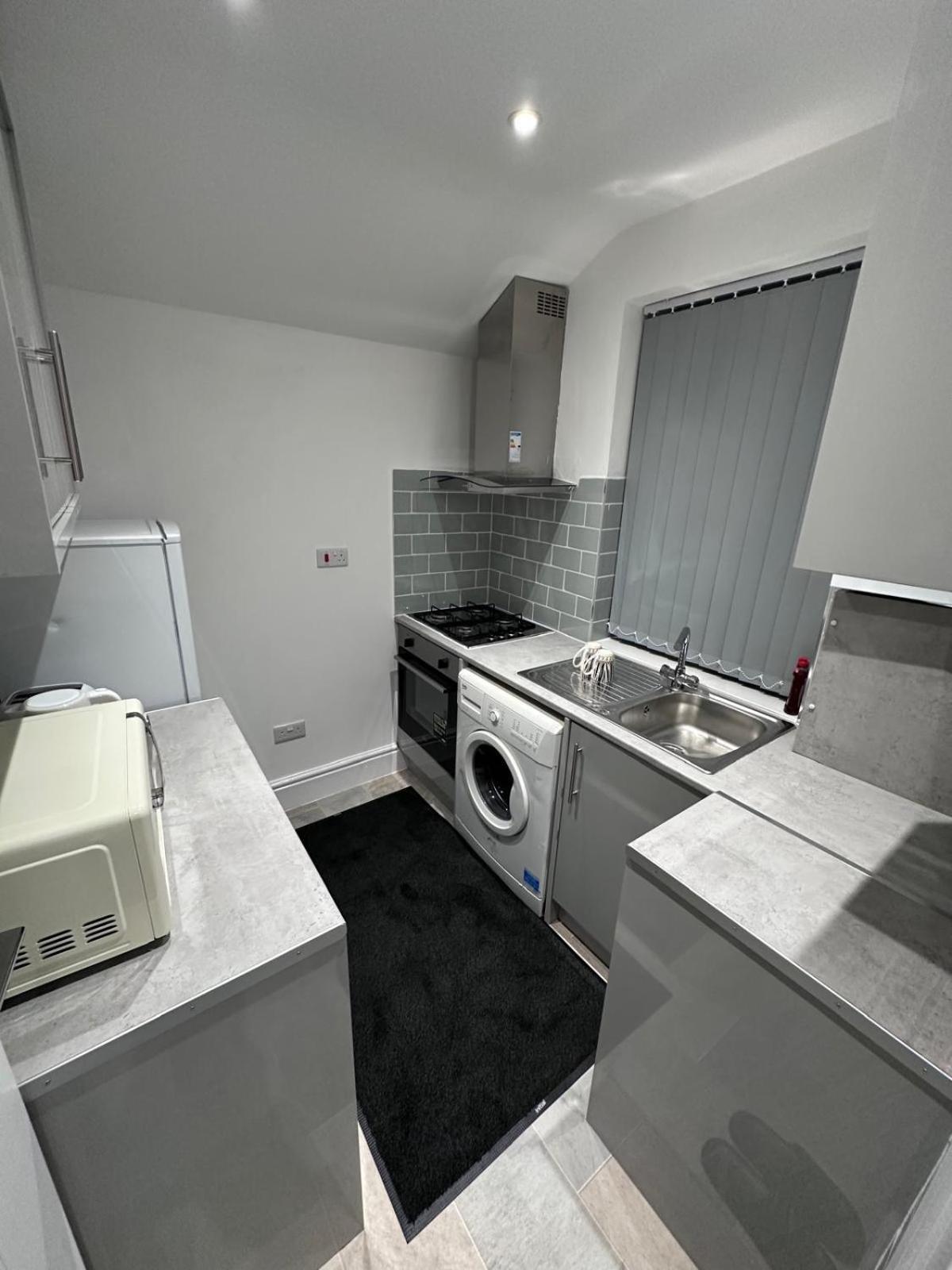 Modern Two-Bedroom Apartment مانشستر المظهر الخارجي الصورة